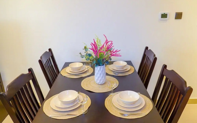Whitesage - Elegant Apartment With Balcony in Downtown