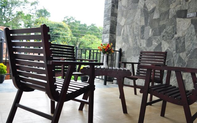 Chamelia Inn Ella