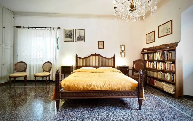 Reggia San Lorenzo Di Fronte Alla Cattedrale