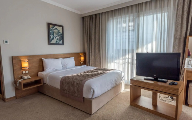 Hotel Almina Park