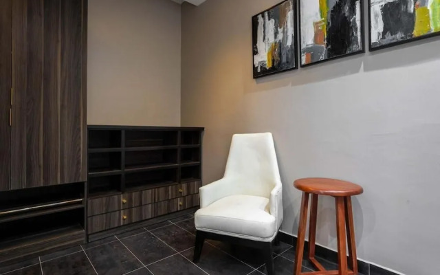 The Azaria Hotel & Apartments