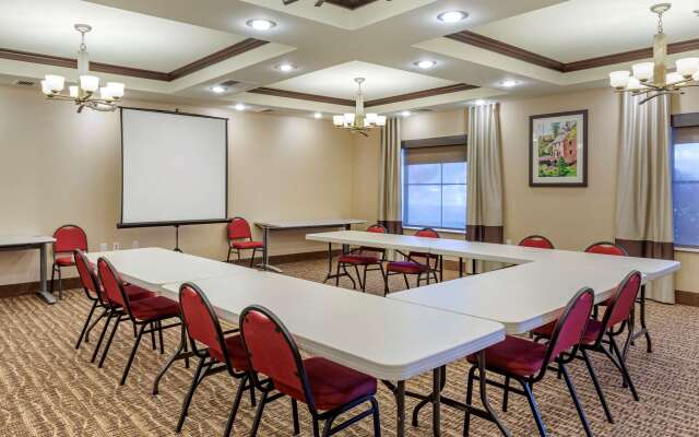 Comfort Inn & Suites Russellville I-40