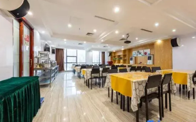 LUX CABINS Zunzhong Hote