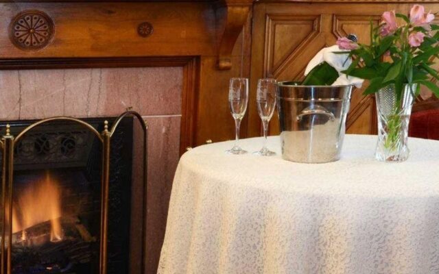 The Candlelight Inn
