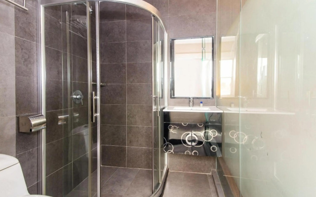 Super OYO 340 Comfort Hotel