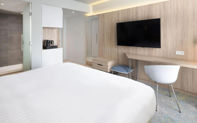 Courtyard by Marriott Paris Charles de Gaulle Central Airport