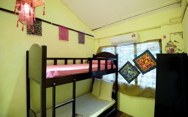 Decoupage Homestay