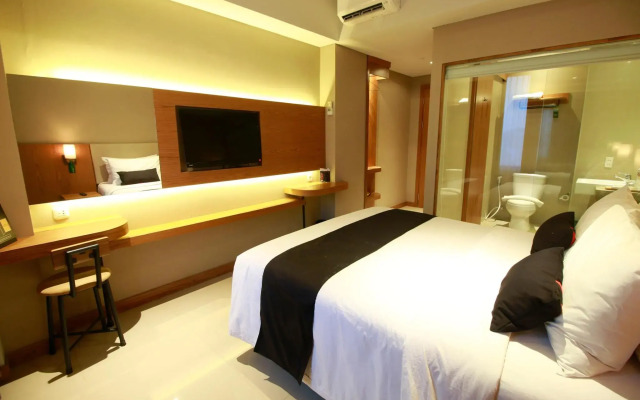Yellow Star Ambarukmo Hotel