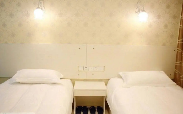 Luoyang Love Me Fashion Hotel