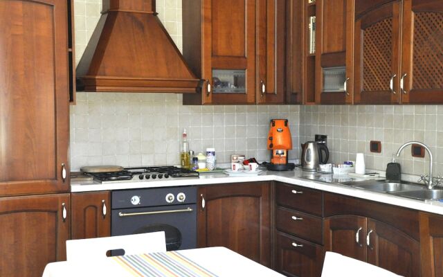 B&B Home Larina