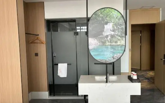 Zhongxiang Kaiden Business Hotel