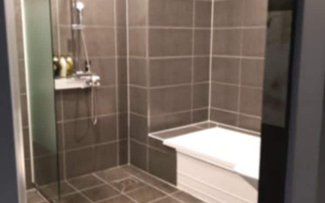 E-stay Hotel