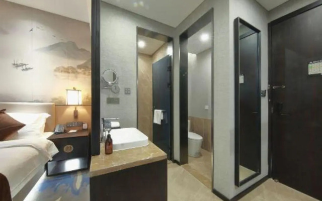 Rezen Dong Hotel (Xi'an Bell Tower Provincial Government Store)