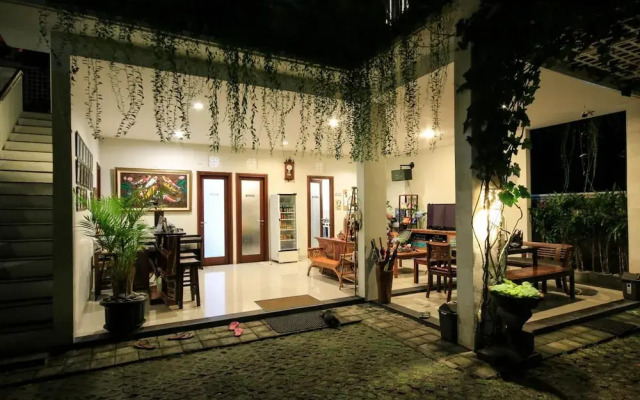 Dewi Villa Padangbai Hotel