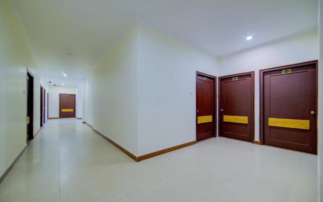 OYO 14892 Hotel Tourista