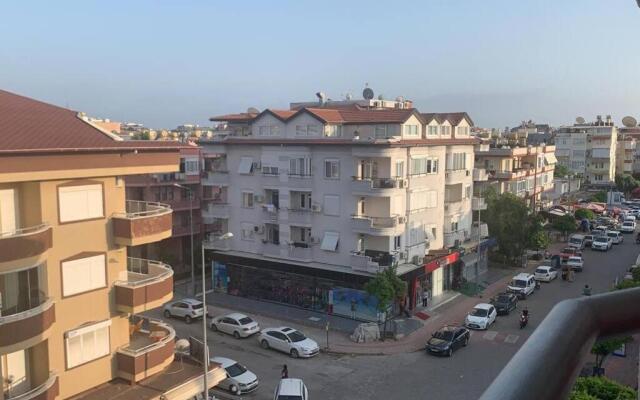 Central Location 10 minutes from the beach