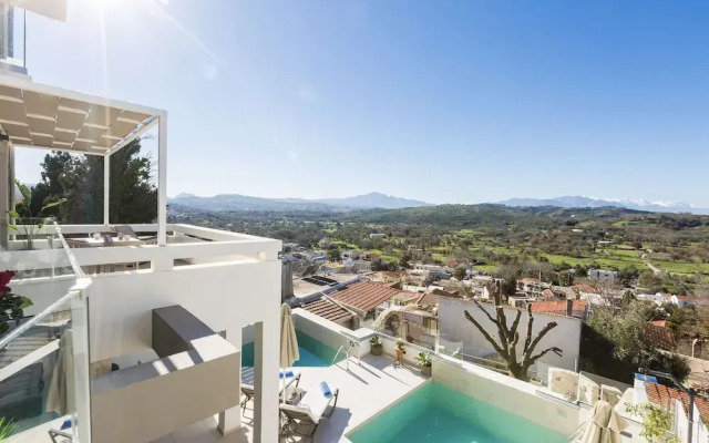 Three Moirai Villa With 2 Heated Pools