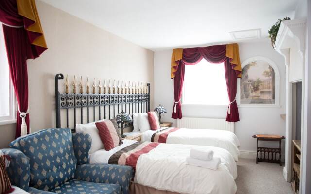 Dukes Folly Hotel