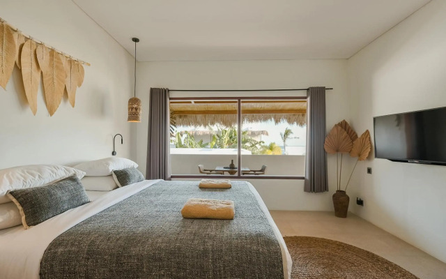 Amber Lombok Beach Resort