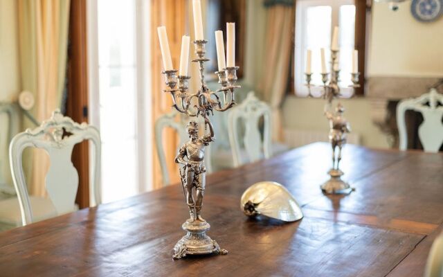 Rosa Estates The Farmhouse & Stables