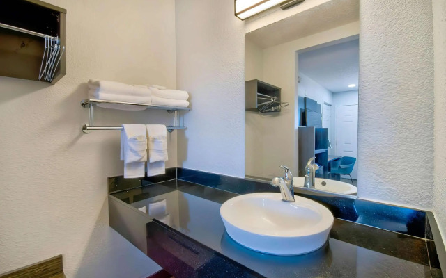 Motel 6 Vallejo, CA - Six Flags West