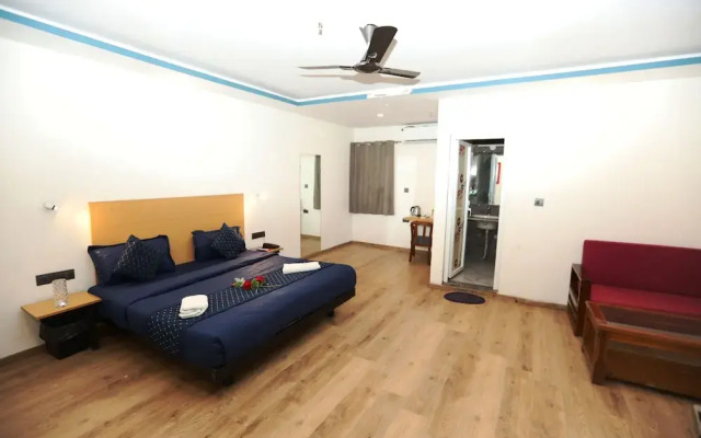 Hotel Noida Grand