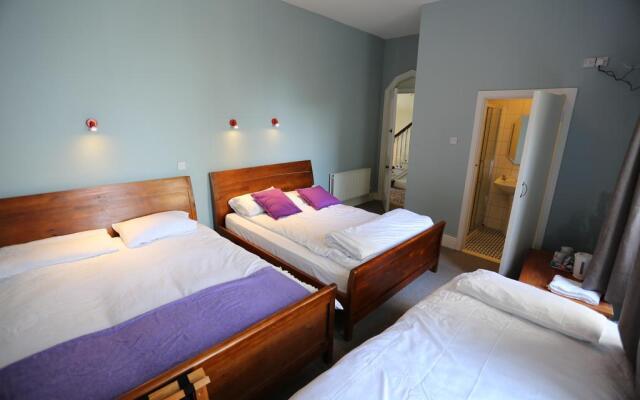 Rolling Wave Guesthouse