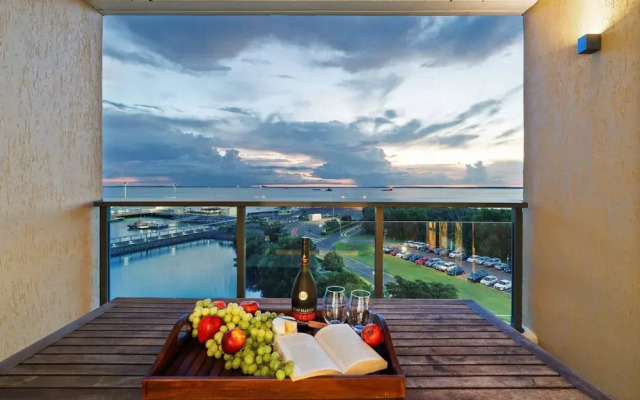 Zen By The Sea Pool - Balcony Dining - Seaview