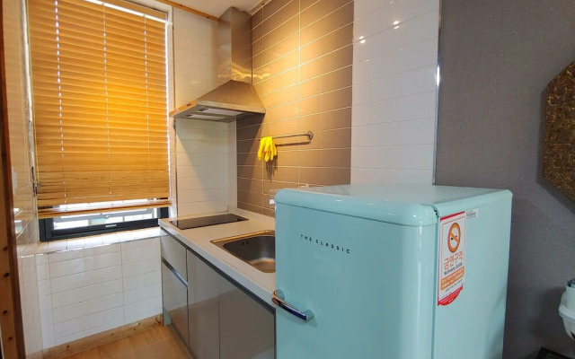 Jeju Halla and Tam Pension