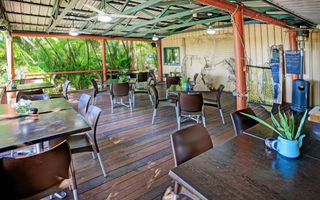 1770 Holiday Village