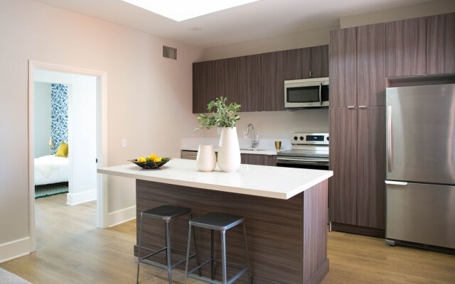 Chic Gaslamp Quarter Suites by Sonder