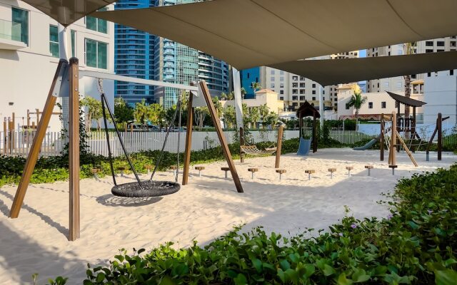 Elite 2BR at La Vie with sea view