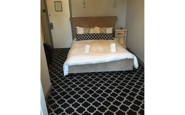 Hillcrest Hotel