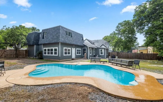 Oasis in San Antonio - Awesome Pool