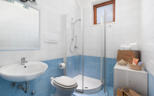 Apartment Miramare With Shared Pool Terraces and Internet Wi-fi