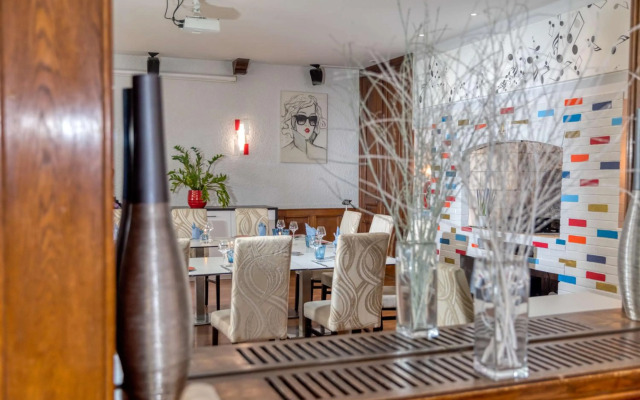 Logis Hôtel la Commanderie de Champarey