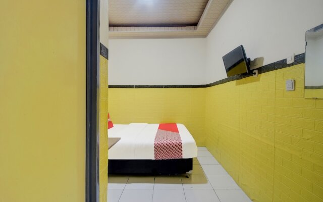 OYO 92040 Superstar Kost Dan Homestay