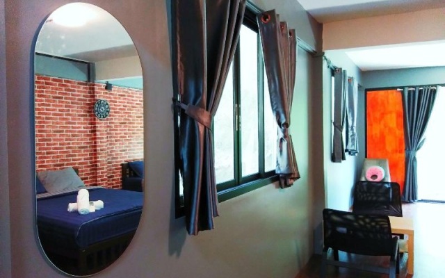 Ninety9 Hostel – Guest Rooms – Bangkok