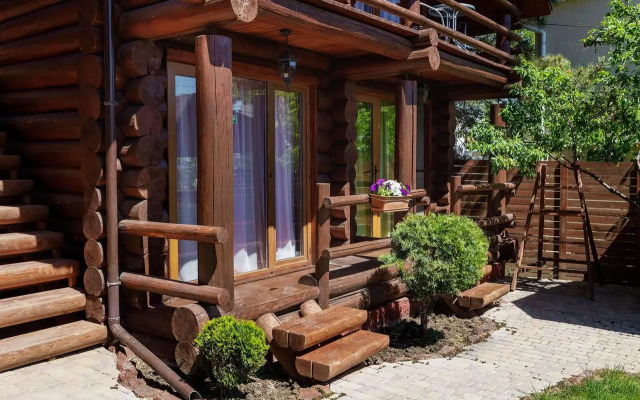 Сосновый двор