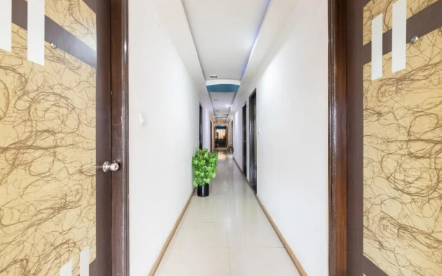 The Red Velvet by OYO Rooms