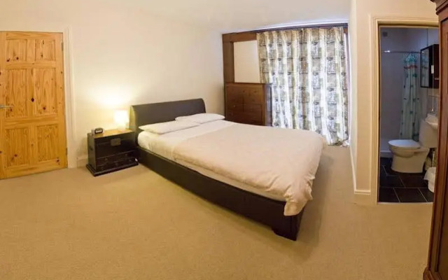 Somerton House B  B