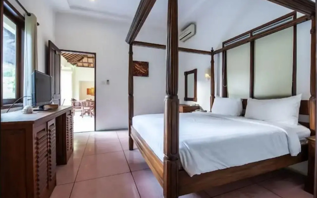8-BR Private Pool Villa Walk to Seminyak Beach