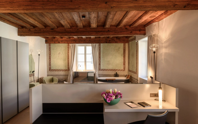 Zlata Ladjica Boutique Hotel