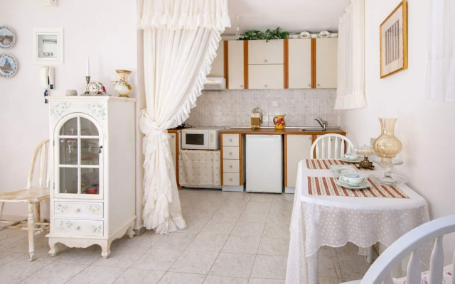 Rococo Style - Romantic Seaside Stay Near Volos