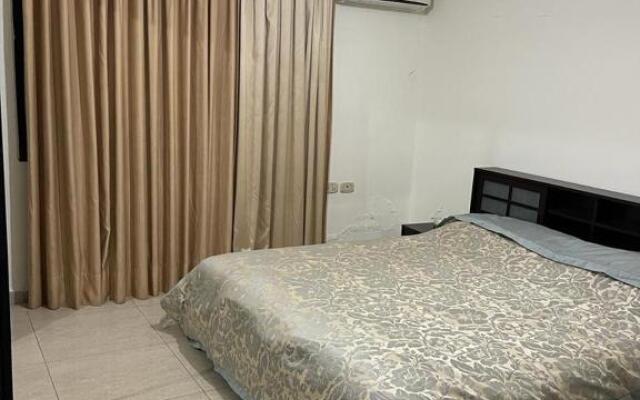 Lovely 2 bedroom apartment + with nice patio
