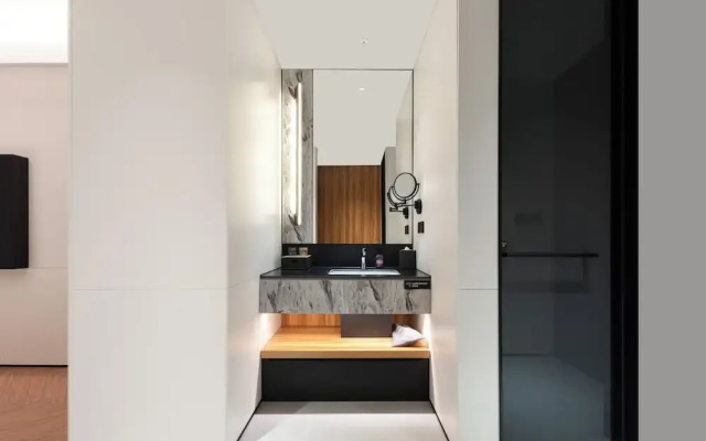 SHENZHENWANXIANGQINGHUAJIUDIAN
