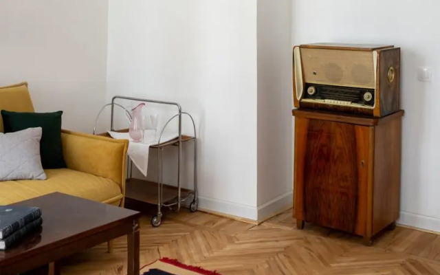 APARTURA (АПАРТУРА) на переулке Кузнечный 22