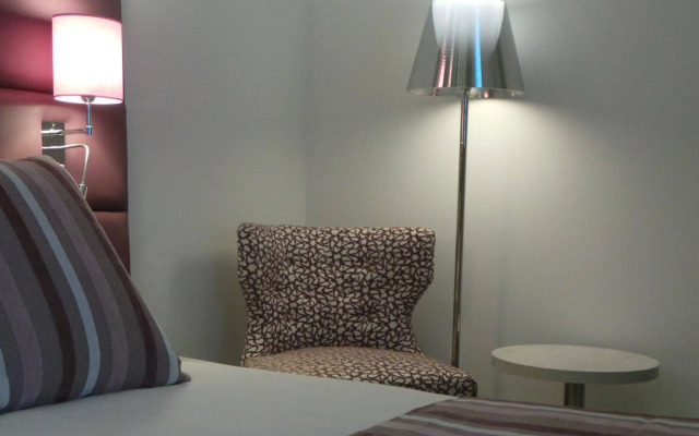 Isulella Hotel & restaurant