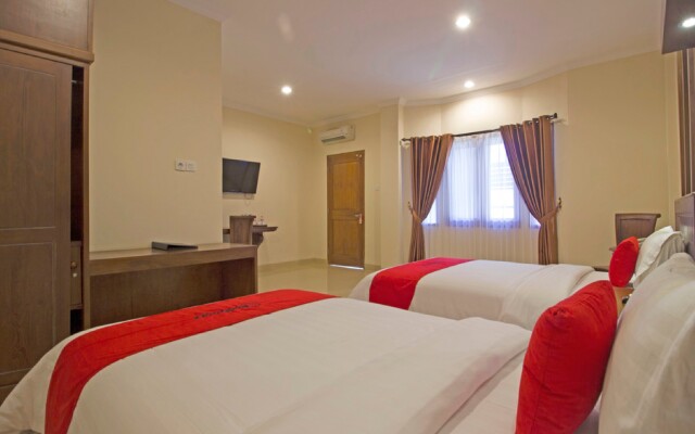 RedDoorz Premium @ The Garden Suites Solo