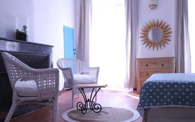 Les toits de cocagne Studio in the village center